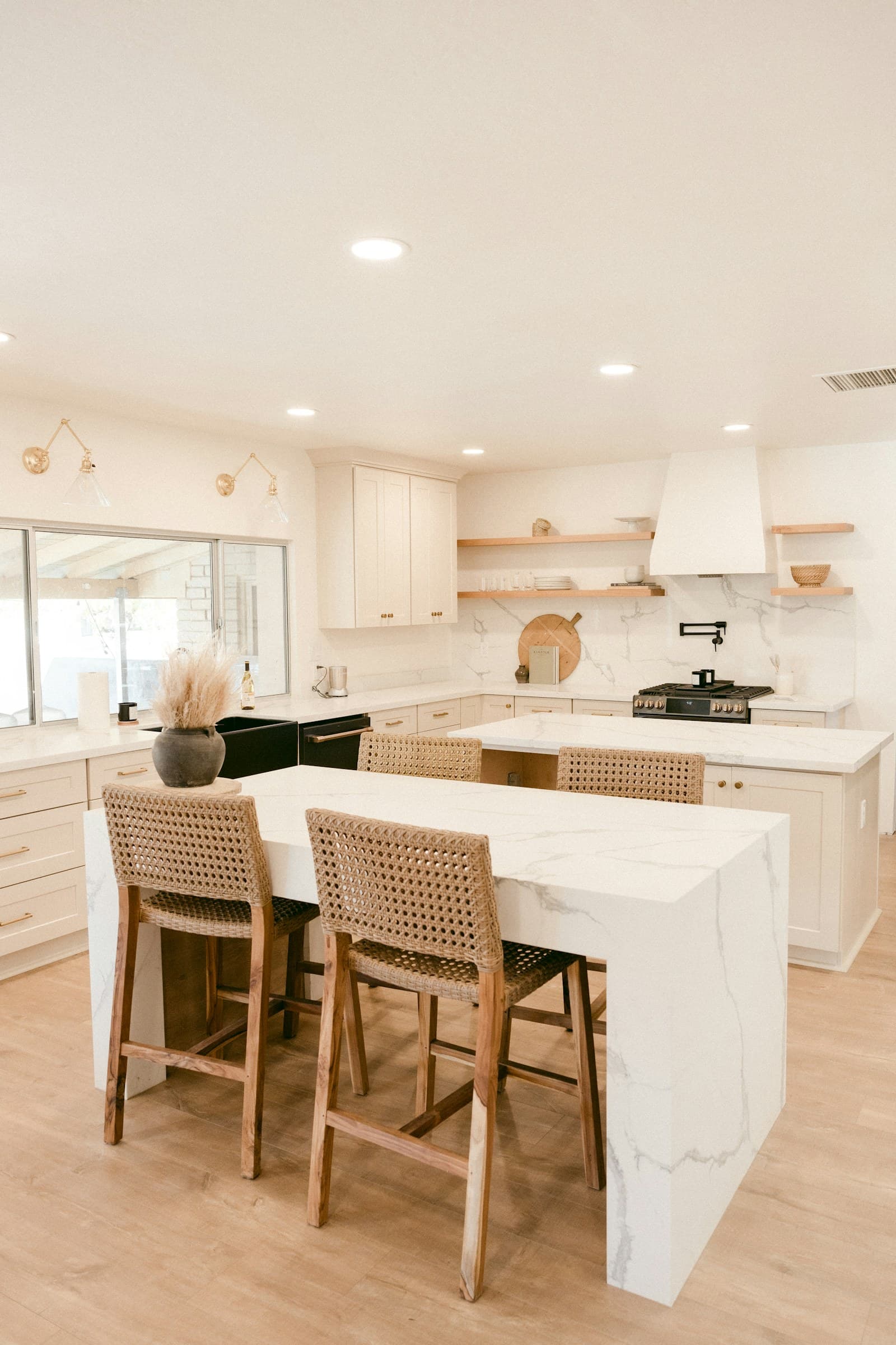 Coastal Grey kitchen countertop in a contemporary kitchen