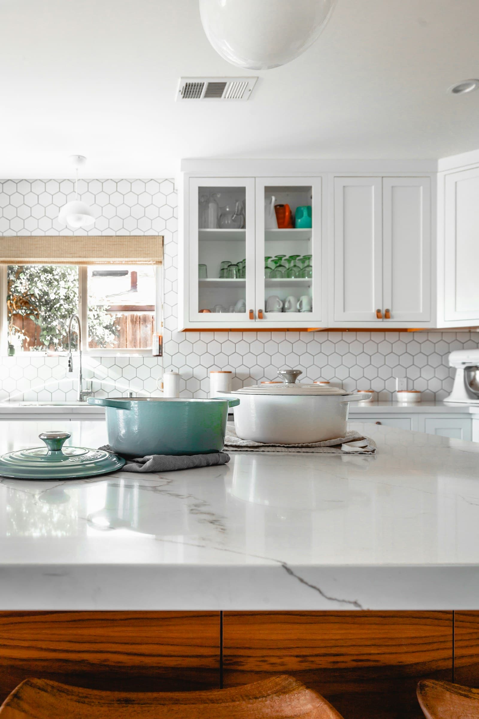 Ivory Drift kitchen countertop in a contemporary kitchen